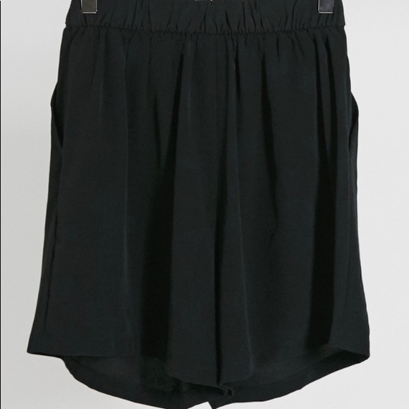 Monki black high waisted shorts w/ pockets - Picture 2 of 3